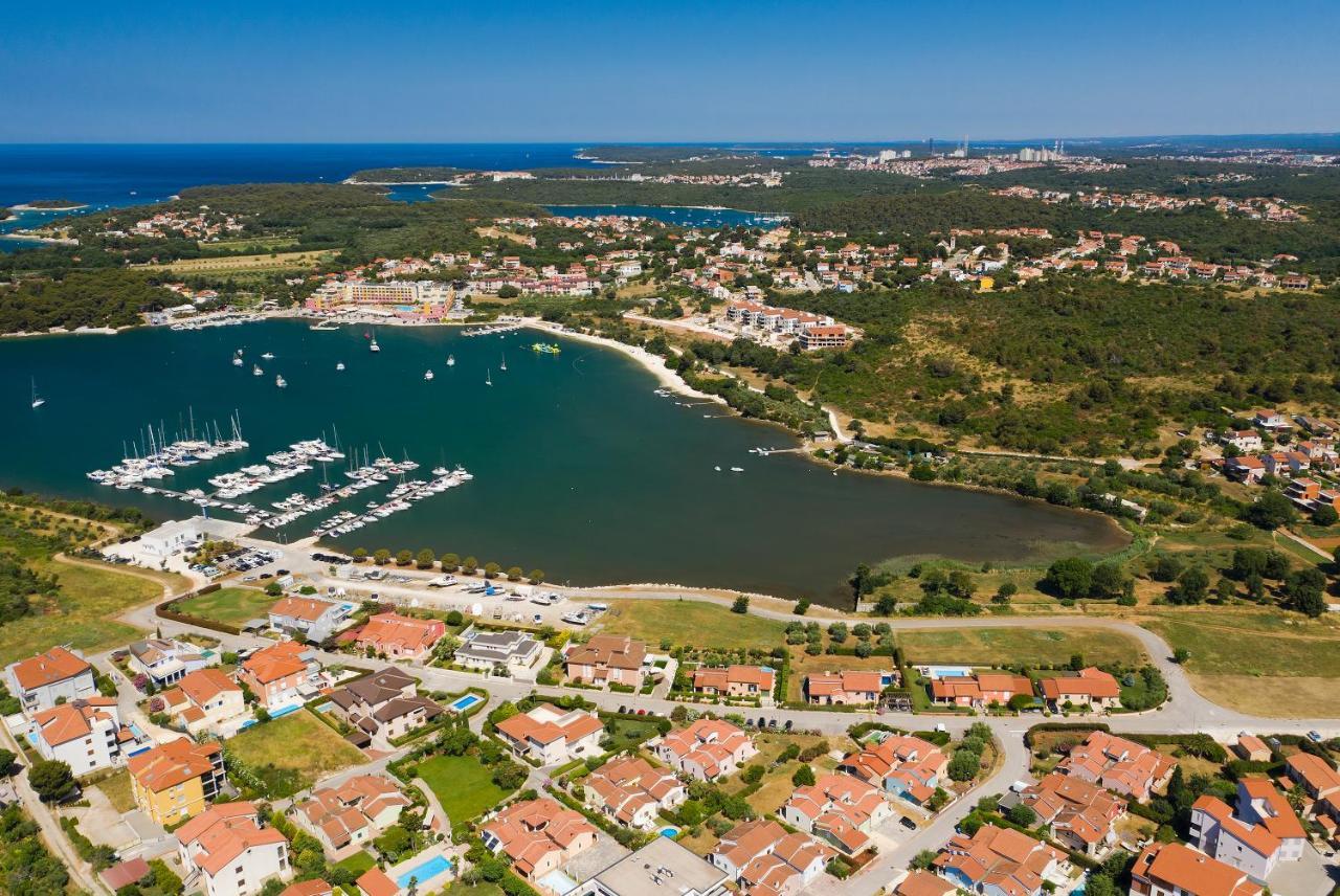 Villa Helena Banjole Buitenkant foto
